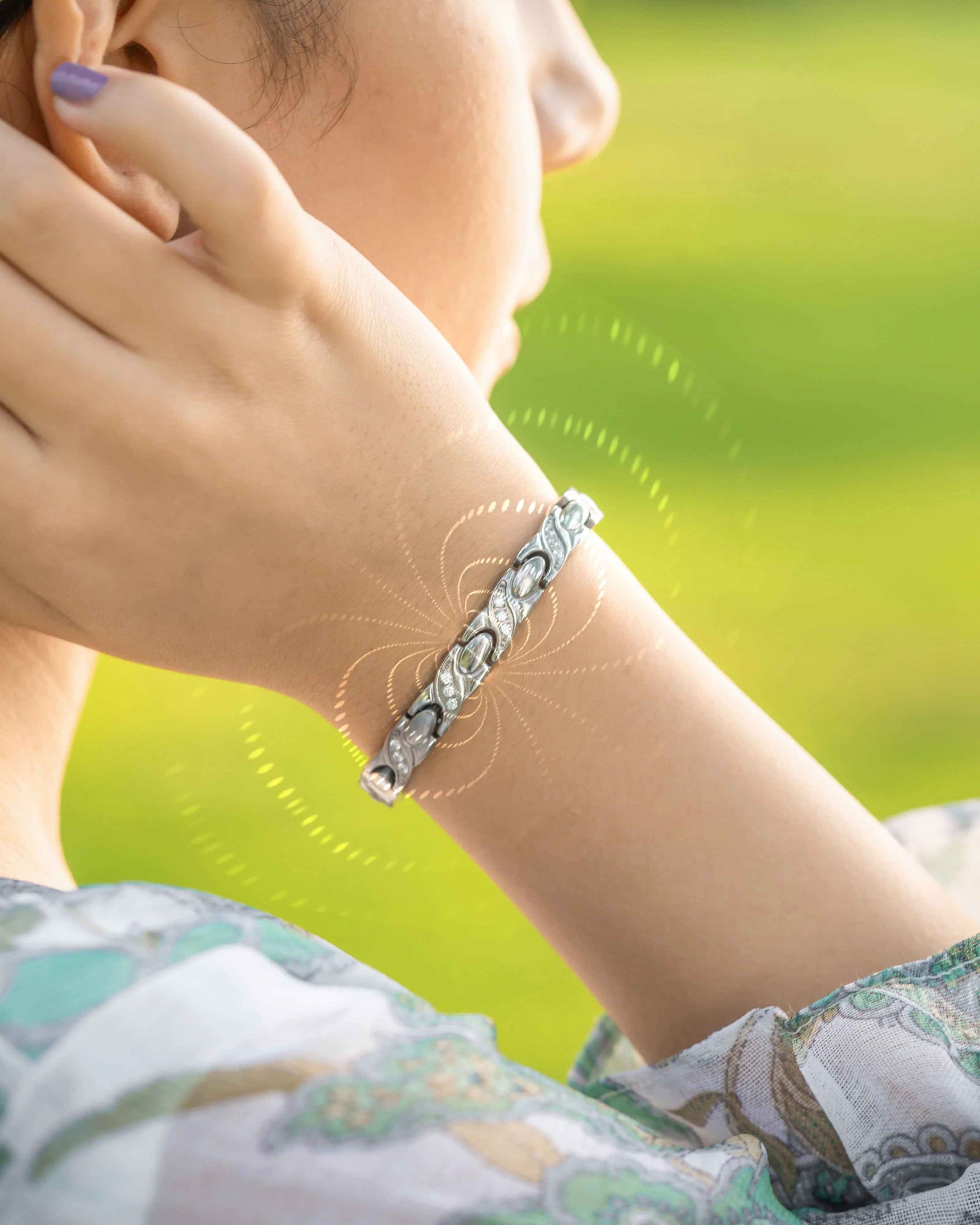 Women's Ultra Strength Magnetic Bracelet Crystal XO (Silver) - Image 9